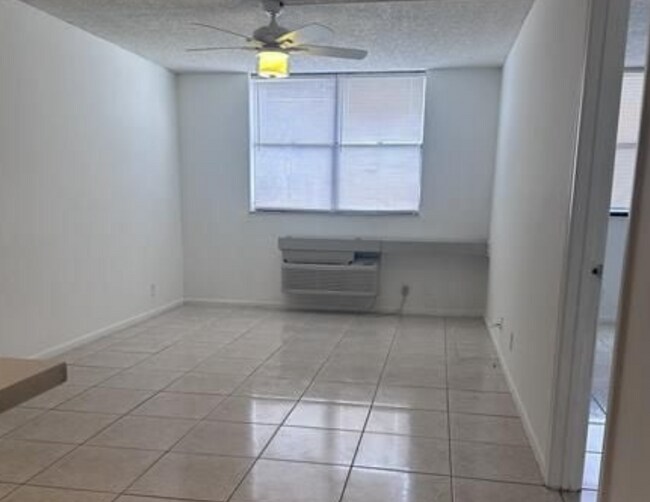 Foto del edificio - 2501 Riverside Dr