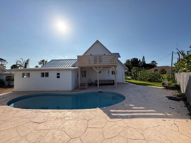 Foto del edificio - 5814 SE Orange Blossom Trail