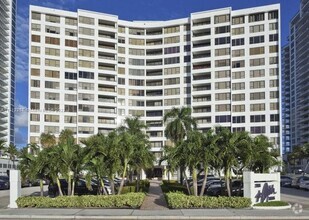 Building Photo - 3505 S Ocean Dr