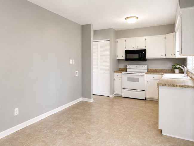 Building Photo - 701 Marengo Dr