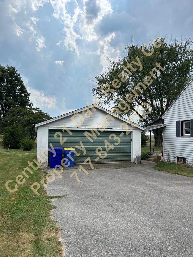 Building Photo - 3 Bedroom in Dover School District