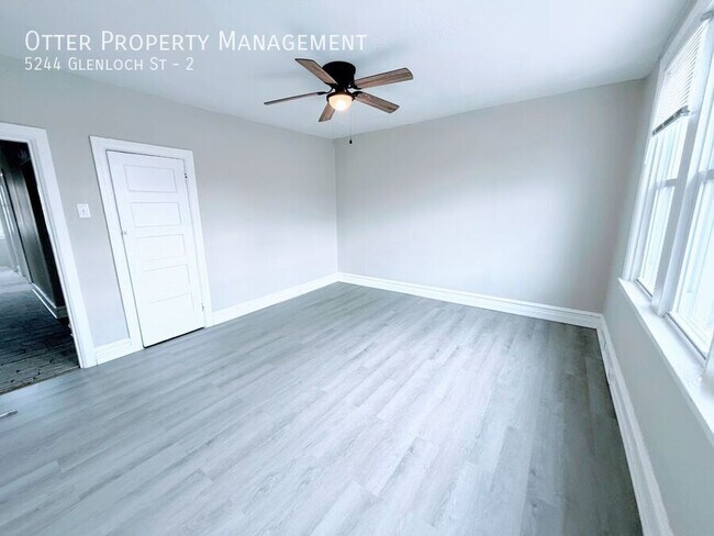 Foto del edificio - 5244 Glenloch St