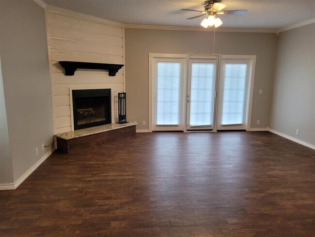 Foto del edificio - 200 Full Moon