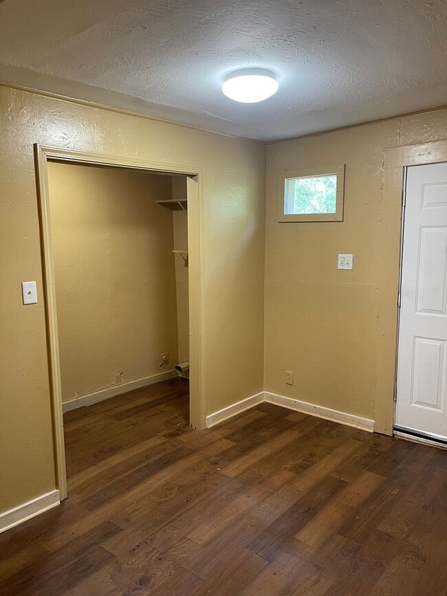 Building Photo - Section 8 Accepted!