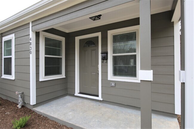 Building Photo - 4830 Culmore Dr