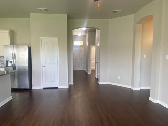 Building Photo - 4 BEDROOM CORNER LOT