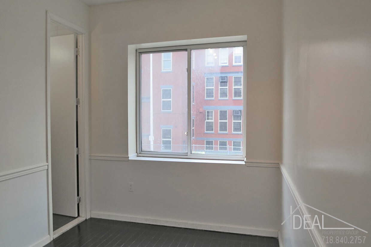 Primary Photo - 460 Wilson Ave