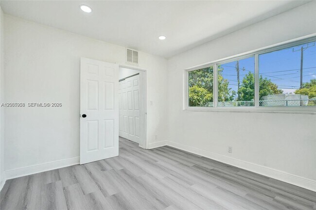 Building Photo - 2343 NW 28th St