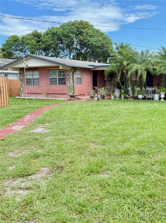 Building Photo - 4088 SW 51st St