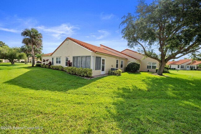 Foto del edificio - 763 Green Valley Ln