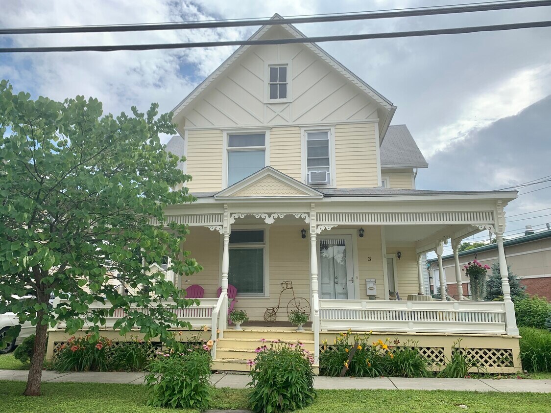 Primary Photo - 3 Jackson St