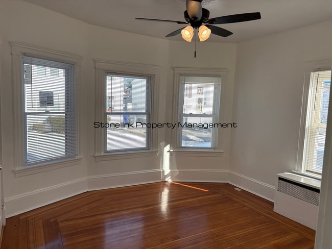 Foto del edificio - 192 Chandler Ave