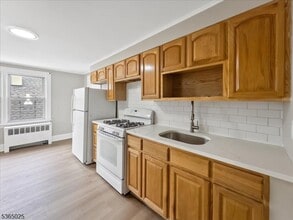 Building Photo - 109 Division Ave