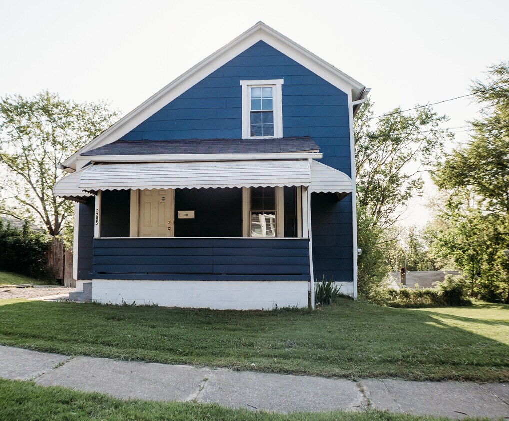 2285 6th St SW, Akron, OH 44314 House Rental in Akron, OH