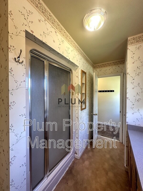 Primary Photo - 645 Brooks St