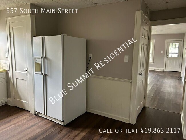 Building Photo - Charming 3-Bedroom Double Close to Downtow...