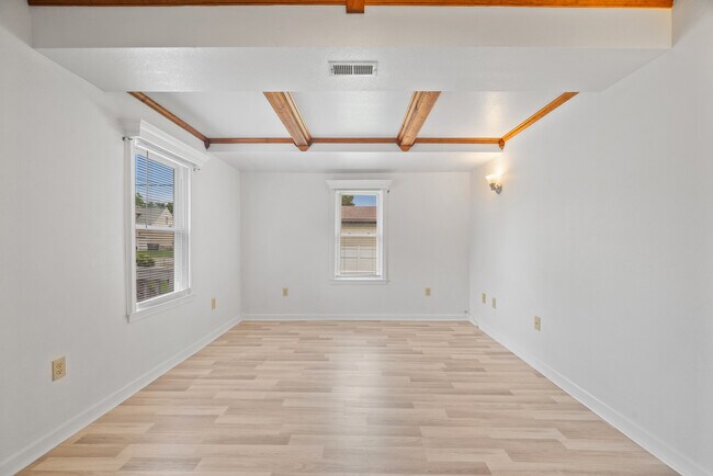 Building Photo - 634 Ellington Ave