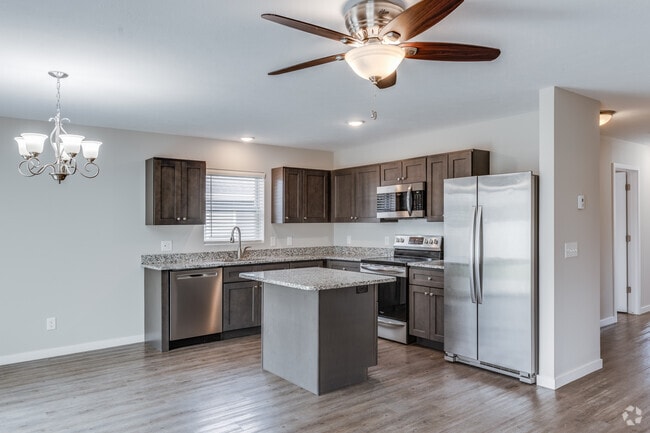 3BR, 2BA - 1209 SF - Woodbury Estates