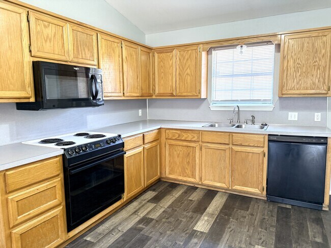 Foto del edificio - 2412 Cimmaron Dr