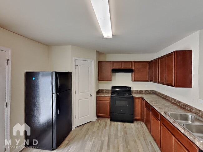 Building Photo - 2547 Piering Dr