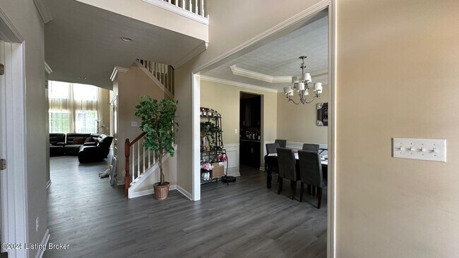 Building Photo - 569 Wooded Falls Rd
