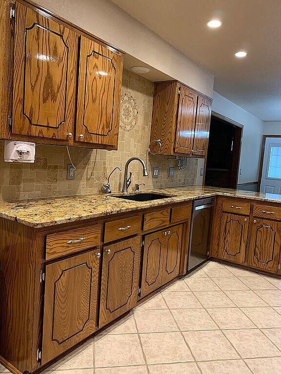 Foto del edificio - 713 N Willow Branch Way
