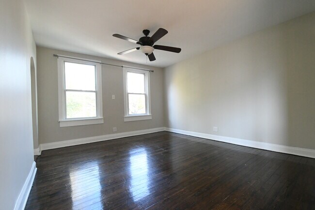 Building Photo - 3339 S Artesian Ave