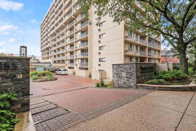 Welcome to 1155 Warburton Ave. Guest parking available. - 1155 Warburton Ave