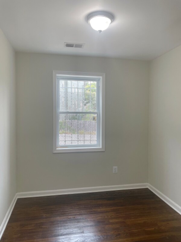 Building Photo - 3035 30th St SE