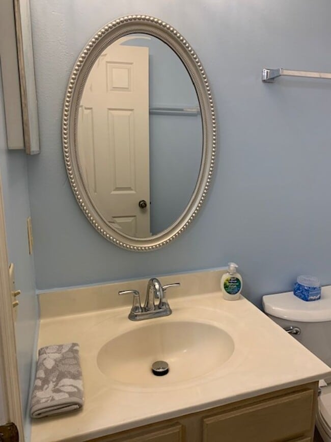 Building Photo - Newly Renovated Nice Garden Level 2 bedroom 2 Bath Apartment near Branson Hills