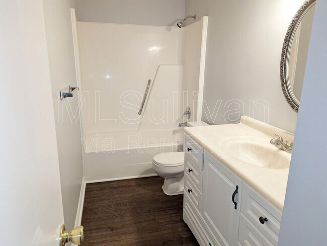 Foto del edificio - 1214 Cedar Creek Dr