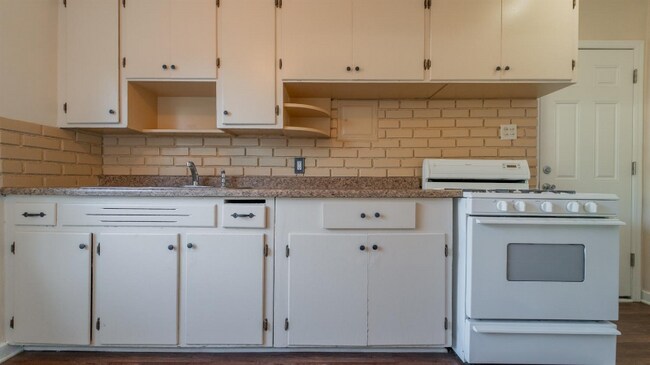 Building Photo - 8148 Highland Pl