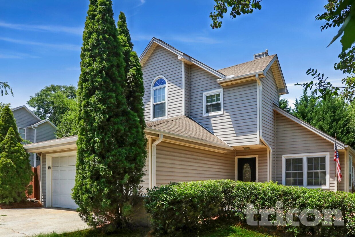 Foto principal - 623 Lockhart Ct NE