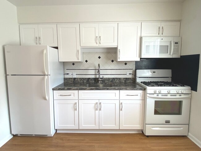 Building Photo - 517 Prairie Ave