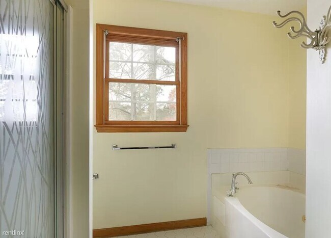 Foto del edificio - 2 br, 2 bath House - 327 West Caroline Street