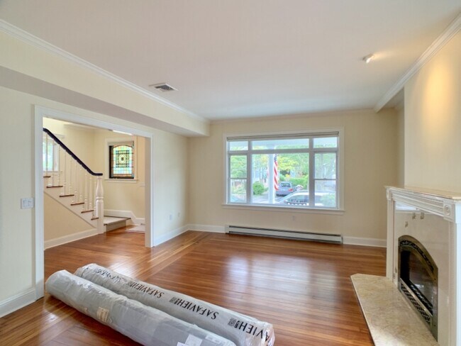 Foto del edificio - 7 Brooks Ave