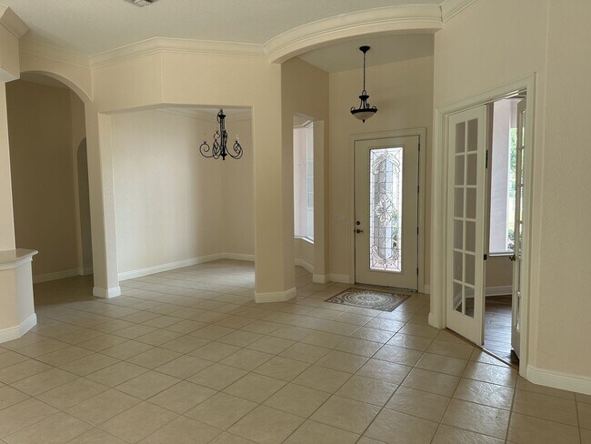 Foto del edificio - 3 Bedroom 3 Bath home located in Harbor Hi...