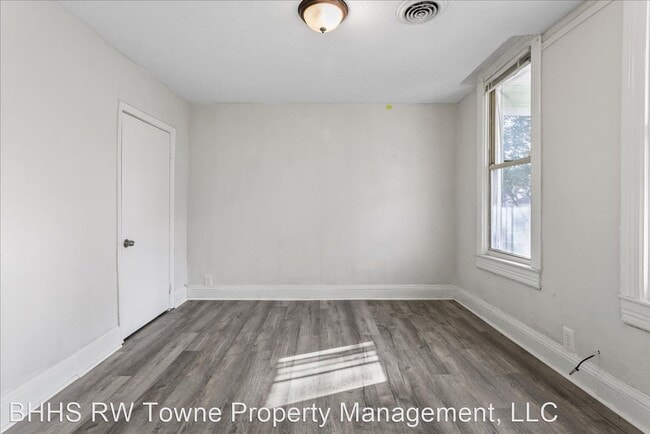 Building Photo - 3 br, 1.5 bath House - 741 21st Street