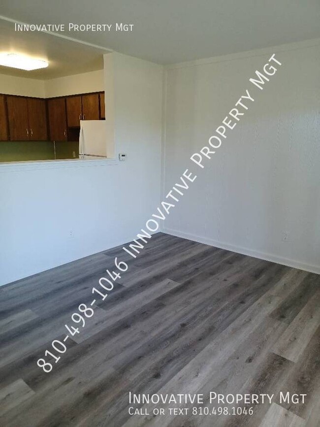 Building Photo - 3065 W Lake Rd