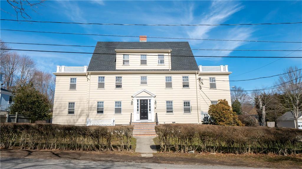 118 Ruggles Ave Unit 101, Newport, RI 02840 Apartment for Rent in