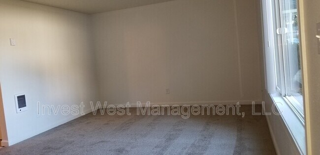 Foto del edificio - 2627 Rossiter Ln