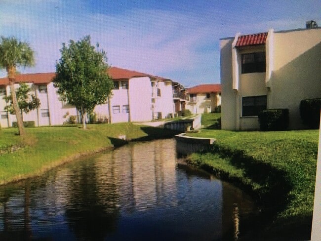Building Photo - 2050 Oleander Blvd
