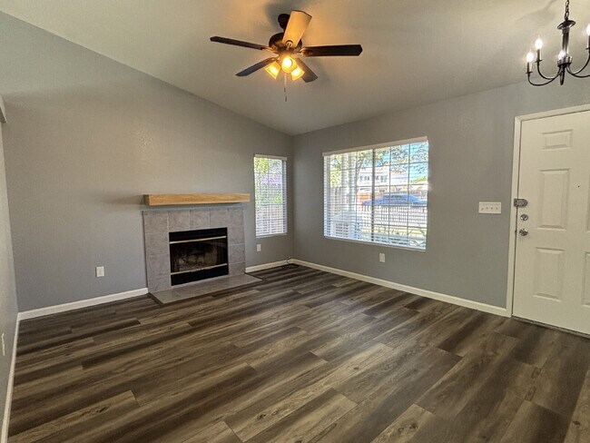 Building Photo - Cute, Well Maintained 3 Bedroom Home