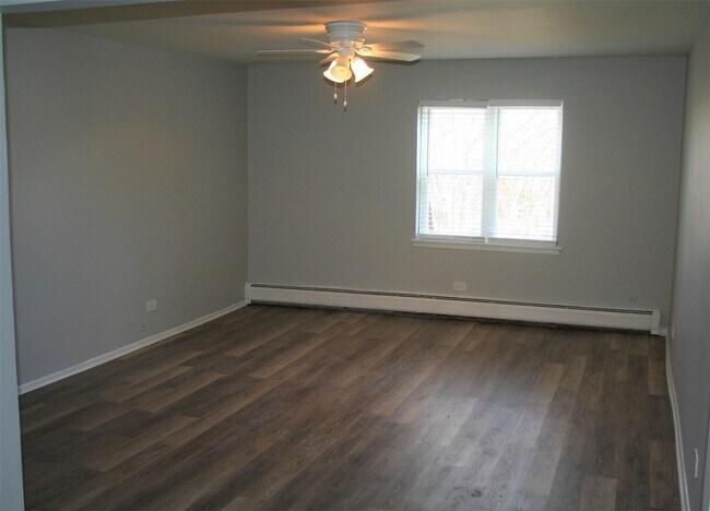 Building Photo - 312 N Warwick Ave