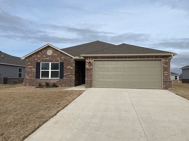 Building Photo - *Pre-leasing* NEW Three Bedroom | Two Bath...