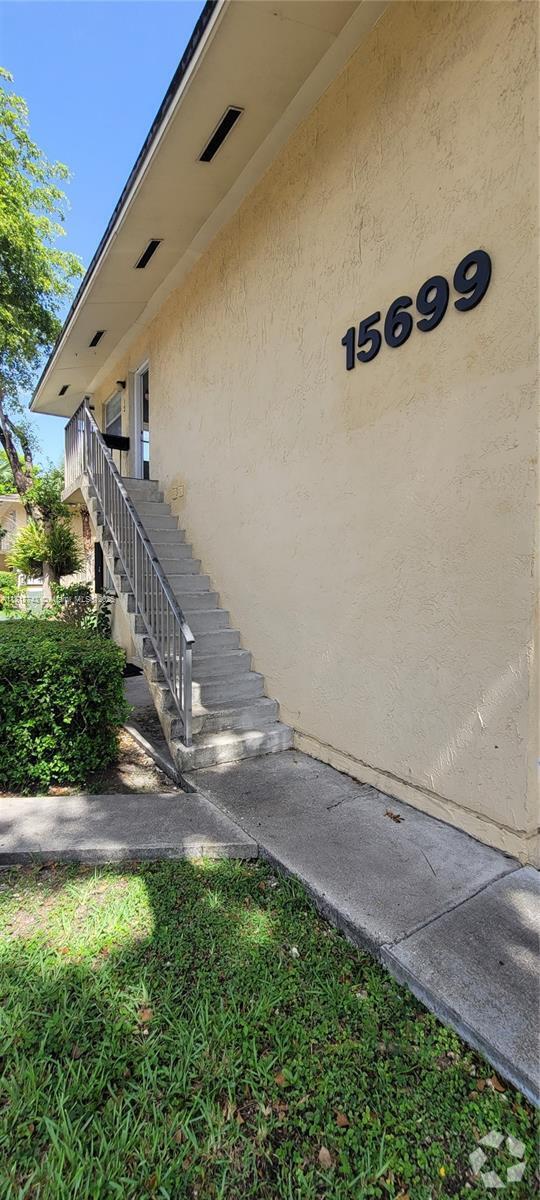 Building Photo - 15699 SW 73rd Cir Terrace
