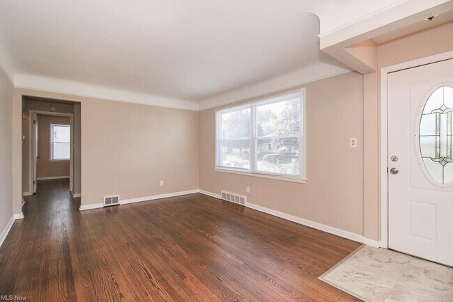 Building Photo - 16005 Northwood Ave