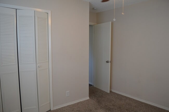 Building Photo - Beautiful remodeled 3 bed 2 bath home in L...