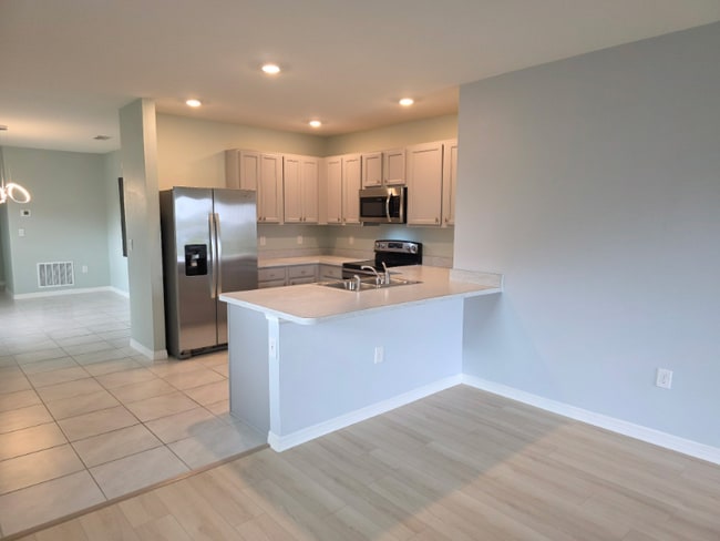 Building Photo - 3945 Angola Ln