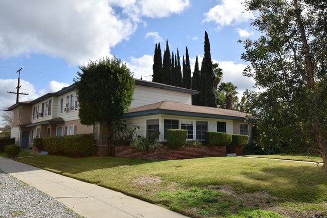 Building Photo - 5654 Camellia Ave